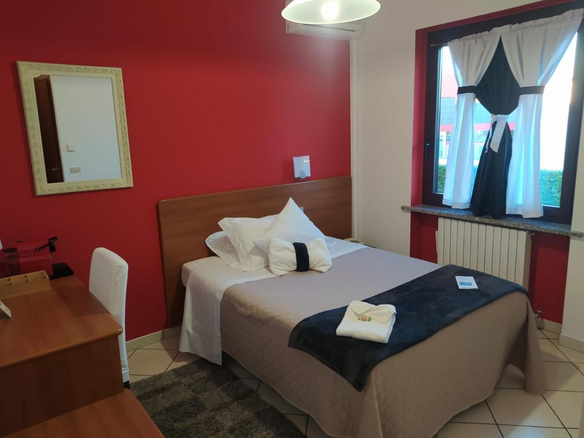 Hotel Baiardo Romagnano Sesia Exterior photo