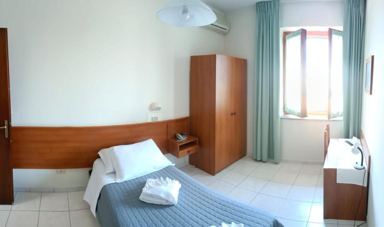 Hotel Baiardo Romagnano Sesia Exterior photo