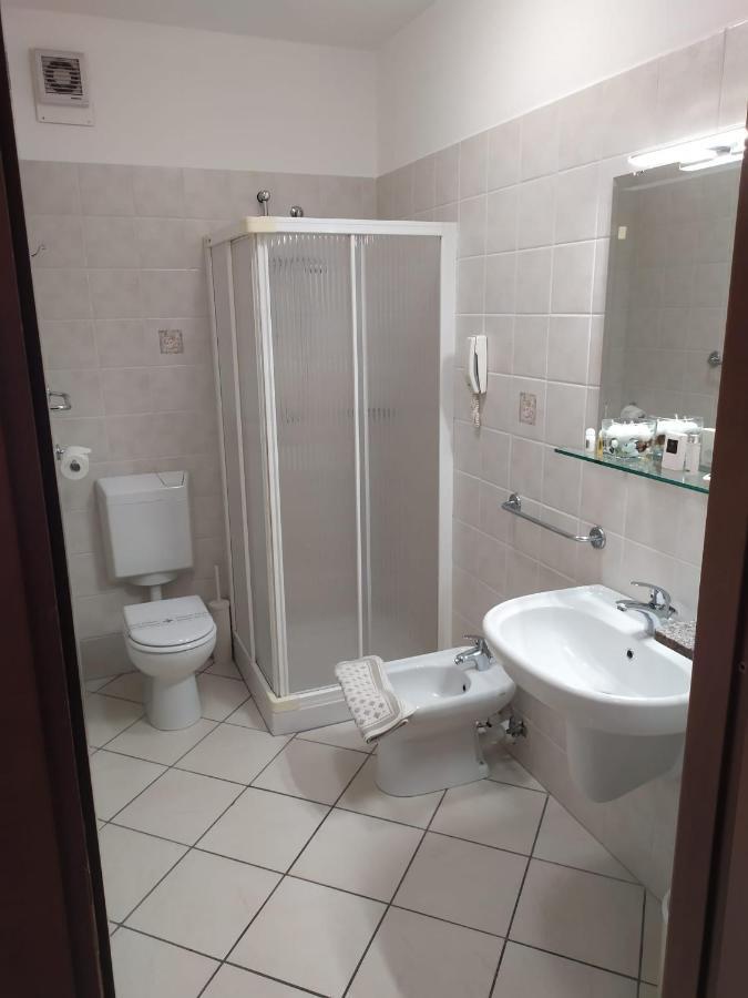 Hotel Baiardo Romagnano Sesia Exterior photo