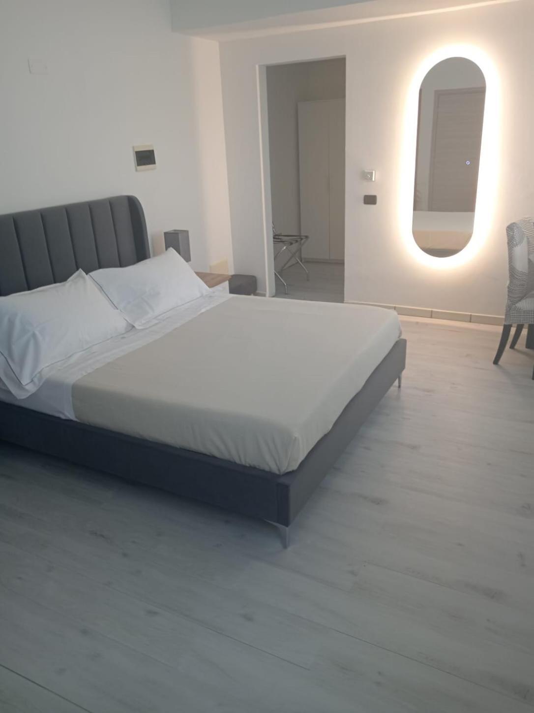 Hotel Baiardo Romagnano Sesia Exterior photo