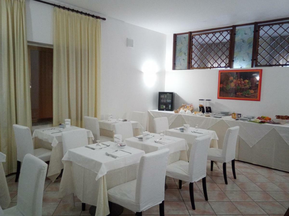 Hotel Baiardo Romagnano Sesia Exterior photo